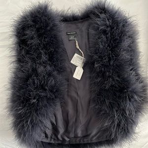 Feathered Caplet Foulards Brand new with Tags